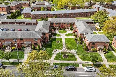 73-48 Springfield Blvd #51B2, Oakland Gardens, NY 11364
