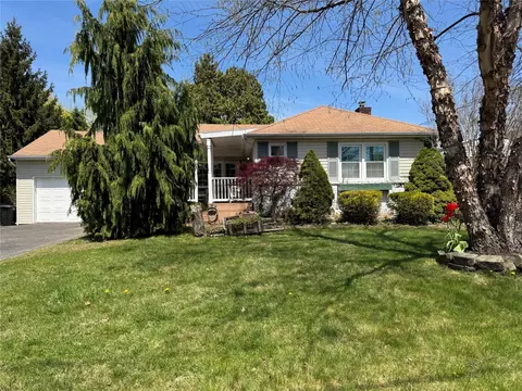 3203 Poplar Pl, Wantagh, NY 11793