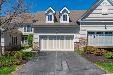 5 Pinehurst Cir, Monroe, NY 10950