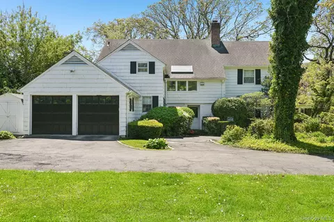190 Pond Xing, Lawrence, NY 11559