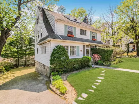 72 Pilgrim Ave, Yonkers, NY 10710