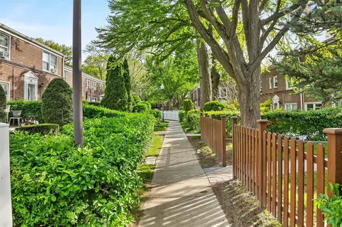 61 Hilltop Acres #61, Yonkers, NY 10704