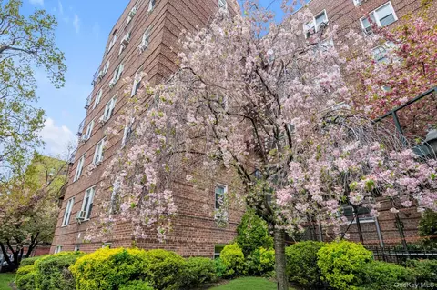 88-01 35th Ave #4H, Jackson Heights, NY 11372