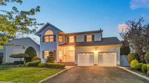 91 Chicago Ave, Massapequa, NY 11758