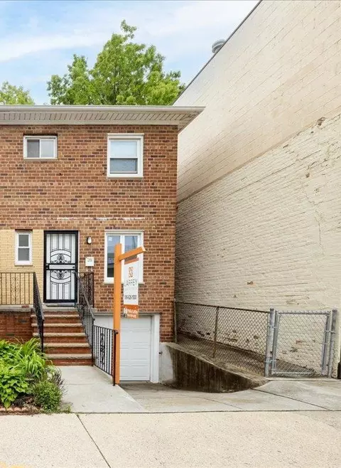 2533 Francis Lewis Blvd, Flushing, NY 11358