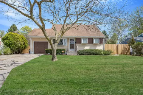 193 Charter Oaks Ave, Brentwood, NY 11717