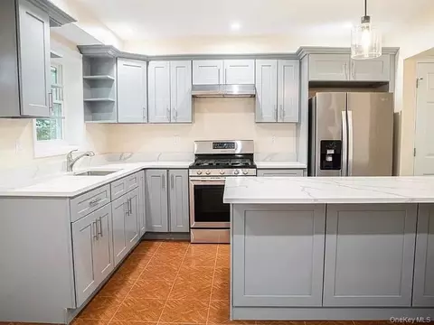 2723 Colden Ave, New York, NY 10469