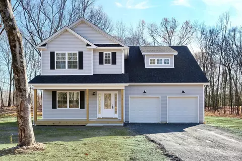 11 Forest Hills Ln, Mount Hope, NY 10963