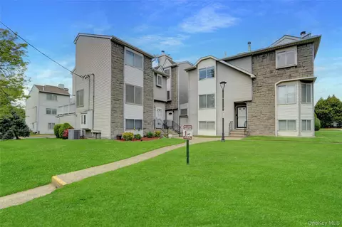 963 Goethals Rd, Staten Island, NY 10303