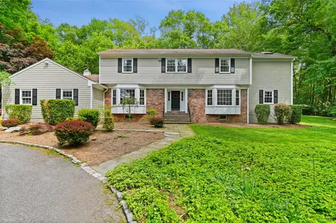 309 N Salem Rd, Lewisboro, NY 10597