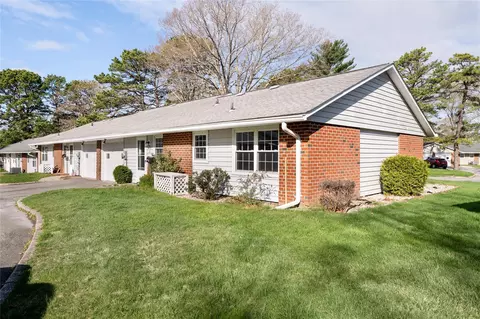 128 Exmore Ct #A, Ridge, NY 11961