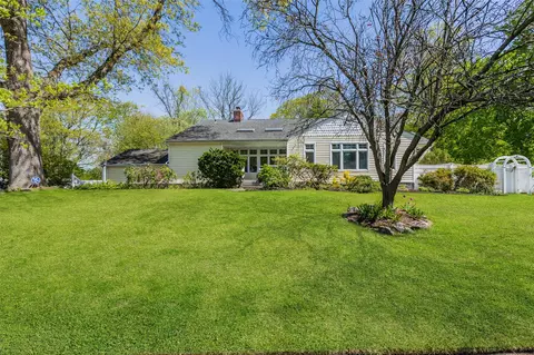 23 Old Town Ln, Huntington, NY 11743