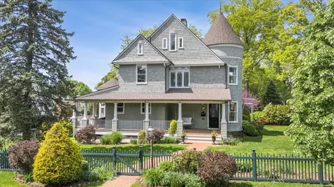 104 Beach Ave, Larchmont, NY 10538
