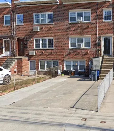 254 Robinson Ave, New York, NY 10465