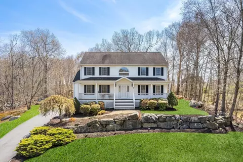 8 Killian Ln, Southeast, NY 10509