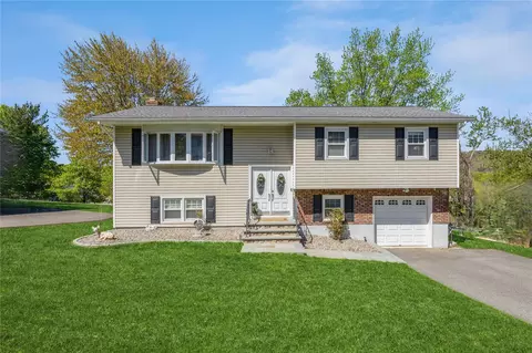 26 Hillside Dr, Thiells, NY 10984