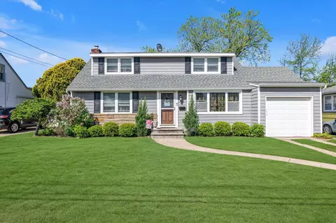 2608 Westlake Ave, Oceanside, NY 11572