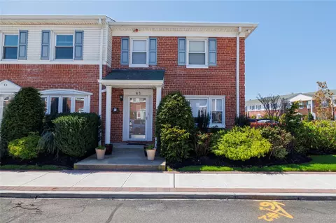 3530 Long Beach Rd #65, Oceanside, NY 11572