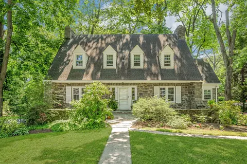 19 Mountain Ave, Larchmont, NY 10538
