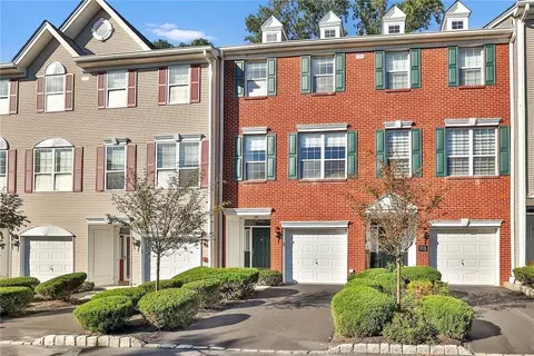 115 Meadow Ln, Clarkstown, NY 10954