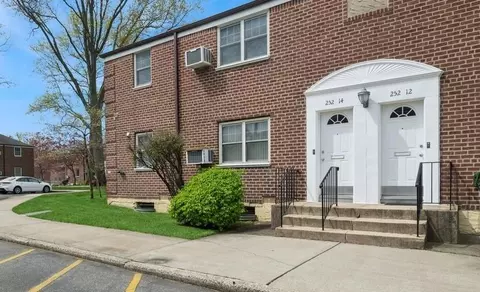 252-14 60th Ave # 568, Little Neck, NY 11362