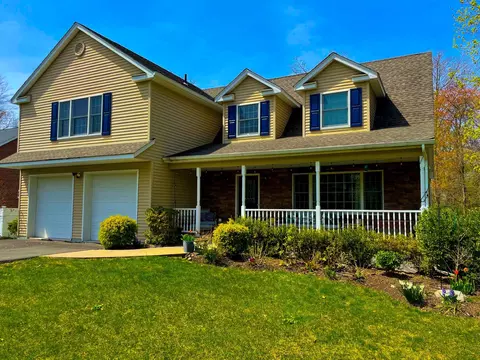 168 Ridge Rd, Clarkstown, NY 10989