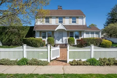 163 Wilson Ave, North Hempstead, NY 11590