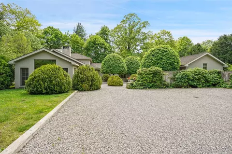 432 Cantitoe St, Bedford, NY 10506