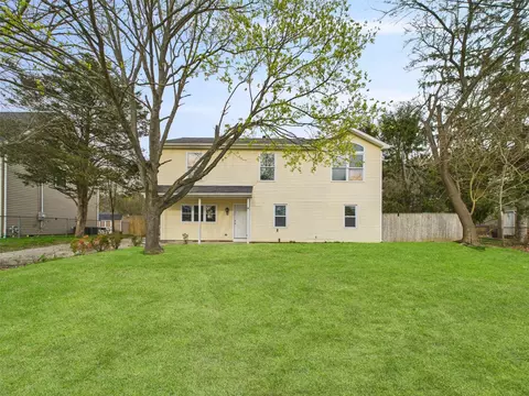 613 Bourdois Ave, Bellport, NY 11713