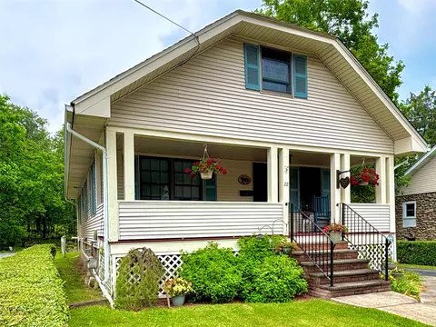 22 Maryland Ave, Middletown, NY 10940
