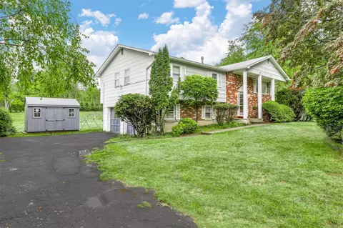 12 Jay Ct, Ramapo, NY 10952