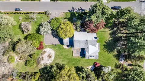 48 Century Trl, Harrison, NY 10528
