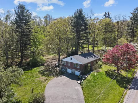 11 South Ln, Katonah, NY 10536