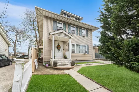 14 E Seaman Ave, Freeport, NY 11520
