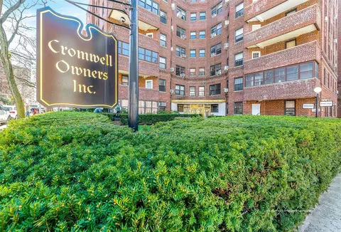 69-60 108th St #518, Forest Hills, NY 11375