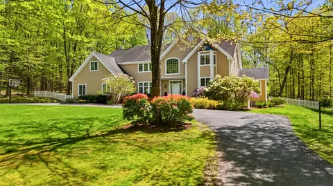 26 Autumn Ridge Rd, Pound Ridge, NY 10576