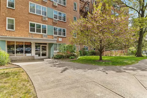76 Dehaven Dr #3D, Yonkers, NY 10703