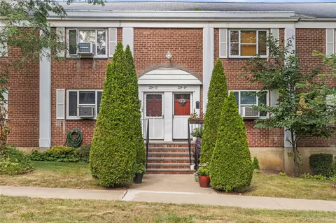 224-17 Manor Rd #LOWER, New York, NY 11427