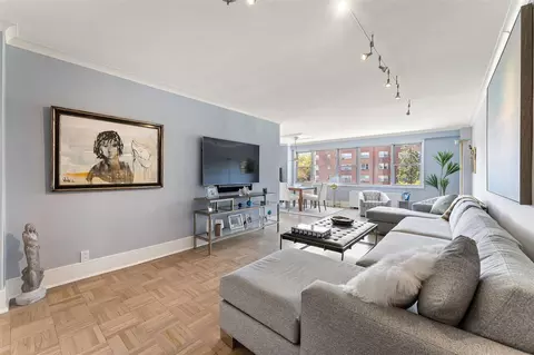 250 Garth Rd #5B3, Scarsdale, NY 10583
