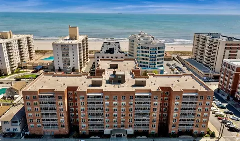 410 E Broadway #4G, Long Beach, NY 11561