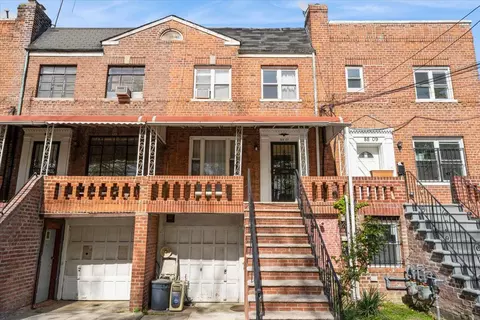 88-07 208th St, New York, NY 11427