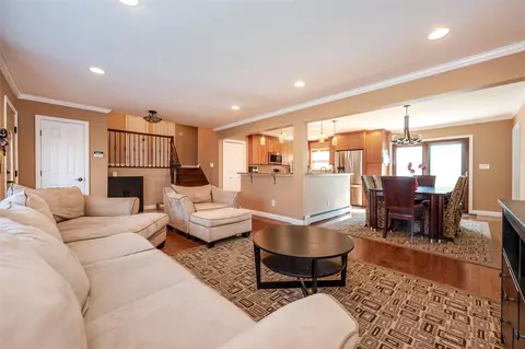 3259 Perry Ave, Oceanside, NY 11572