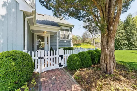 30 Brittany Ln #30, Westhampton Beach, NY 11978