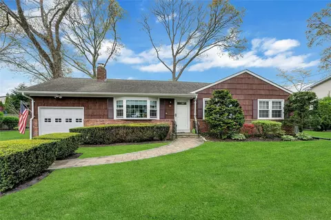 82 Lillian Rd, Nesconset, NY 11767