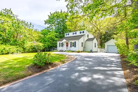 352 Gibbs Pond Rd, Nesconset, NY 11767
