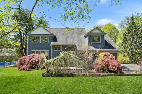 25 Hill And Dale Rd, Carmel, NY 10512