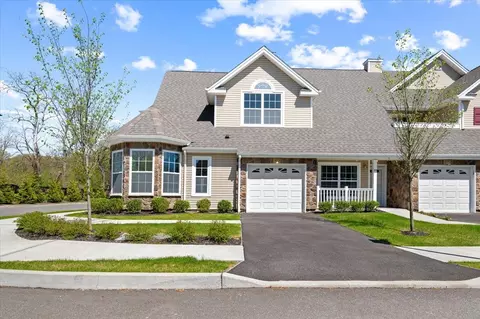 20 Ashton Ct #20, Dix Hills, NY 11746