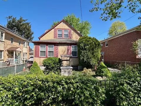 43-51 166th St, Flushing, NY 11358