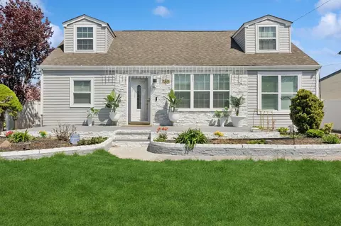 165 Throop St, West Babylon, NY 11704