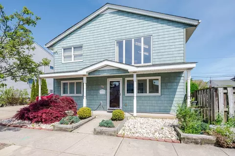 64 Harmon St, Long Beach, NY 11561